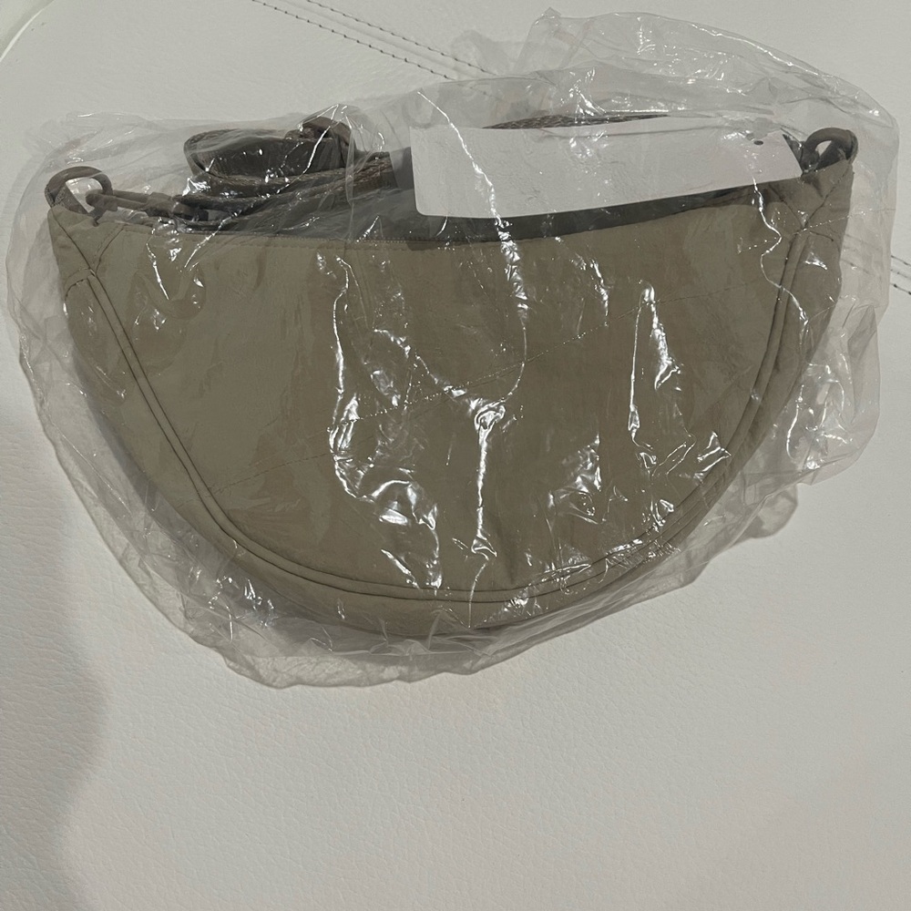 Uniqlo Round Ultra Mini Bag - Picture 8 of 9